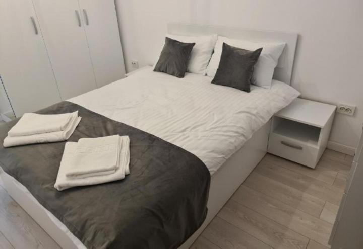 Lux Apartament Bacău Dış mekan fotoğraf